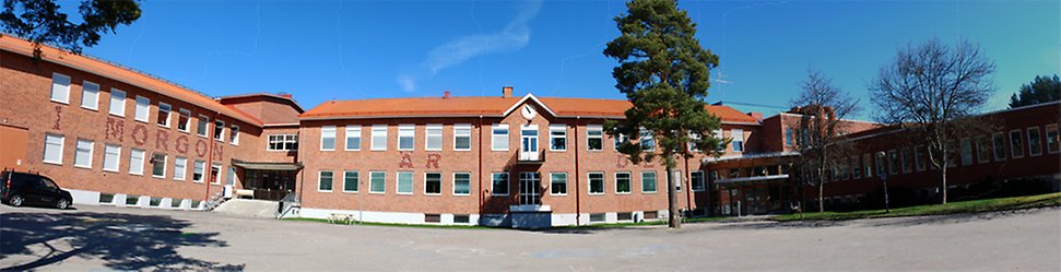 Skolgården Slottegymnasiet